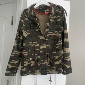 Camouflage button down utility jacket womens S